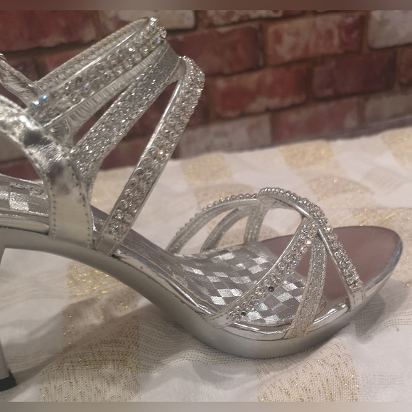 Silver shoes - Picture 14 of 16